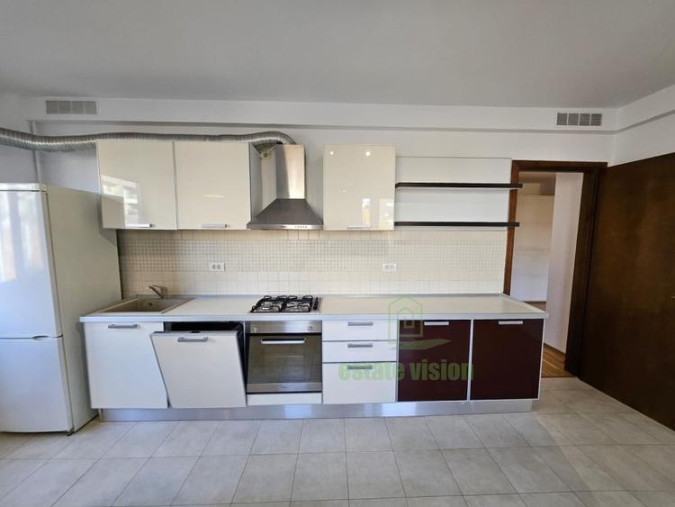 Apartament cu 3 camere decomandat, mobilat în Herăstrău