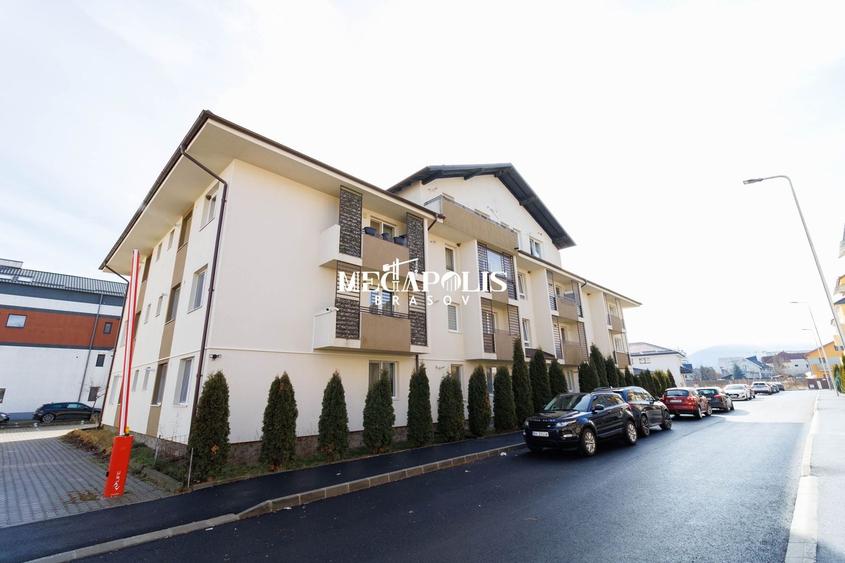 Apartament cu 5 camere semidecomandat în Tractorul