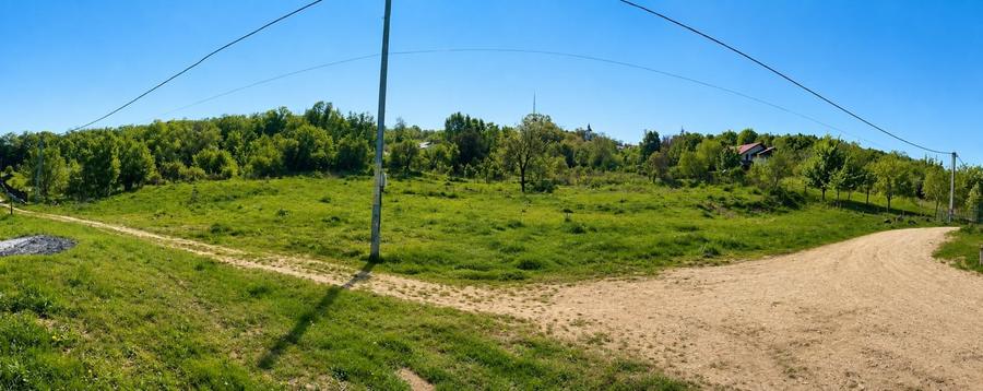 Teren Construcții intravilan de 600 mp, în Bucium