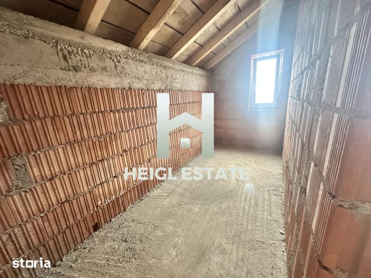 Casă cu 4 camere decomandat cu Teren 370 Mp în Central