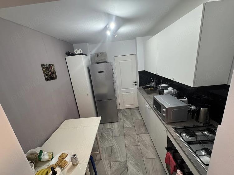 Apartament cu 3 camere decomandat în Crângași