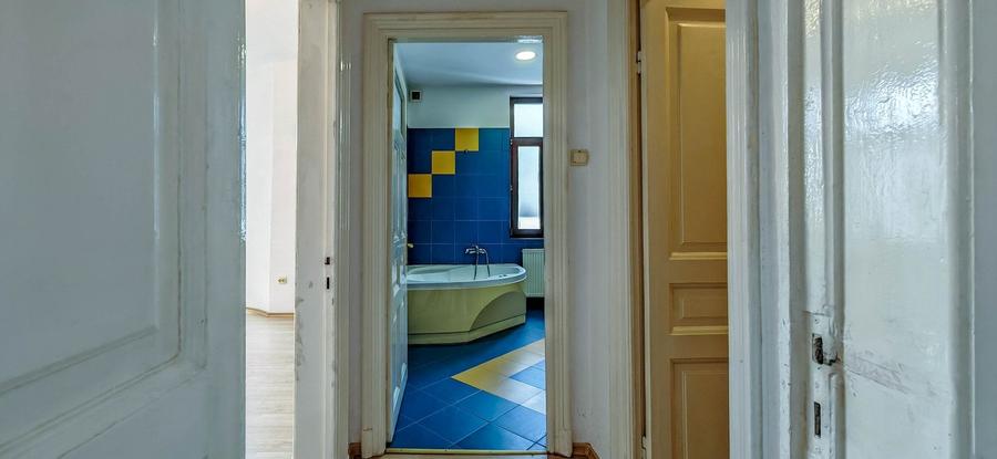 Casă individuală cu 11 camere cu Canalizare în Foișorul de Foc