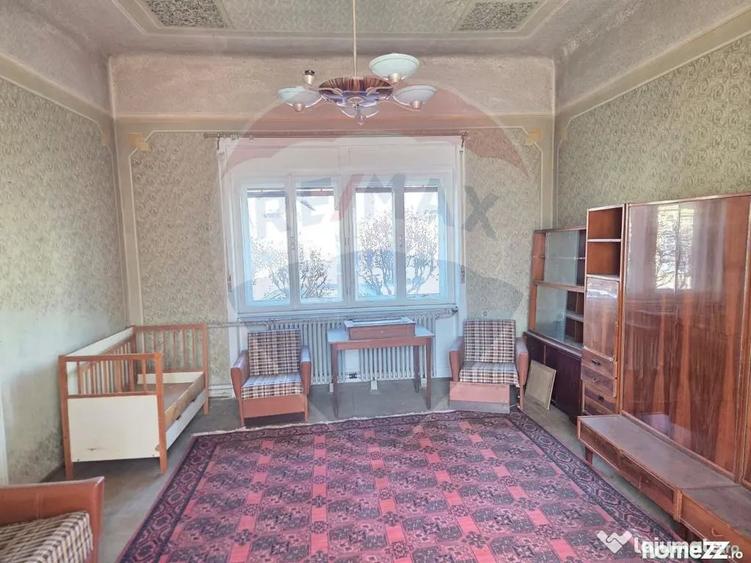 Casă cu 5 camere cu Teren 1010 Mp în Ultracentral