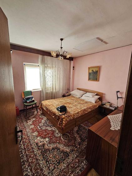 Apartament cu 4 camere decomandat, mobilat în Ultracentral