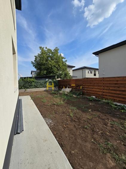 Casă individuală cu 5 camere cu Canalizare în Sud