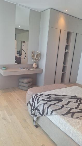 Penthouse cu 4 camere semidecomandat în 13 Septembrie