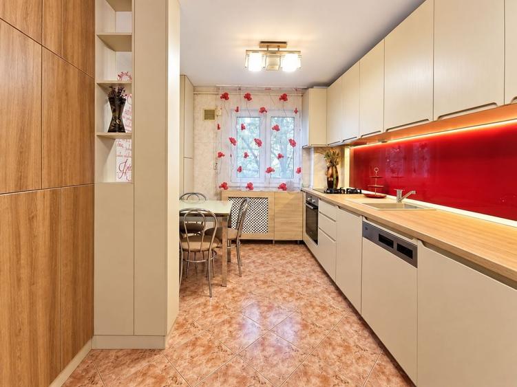 Apartament cu 3 camere semidecomandat, mobilat în Gheorgheni