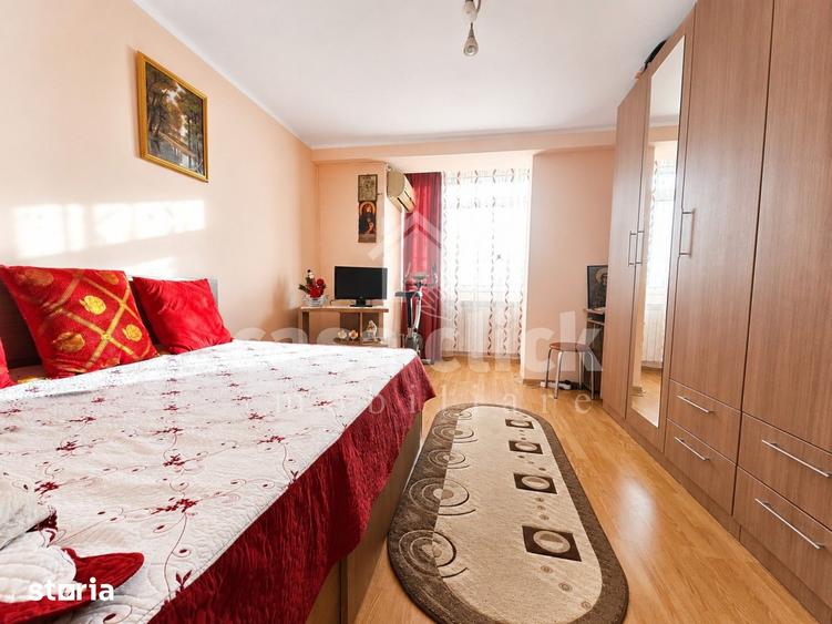 Apartament cu 3 camere decomandat, mobilat în Central — fotografia 1