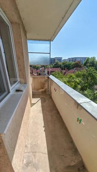 Apartament cu 4 camere decomandat în Decebal