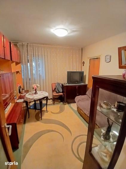 Apartament cu 2 camere semidecomandat în Rahova