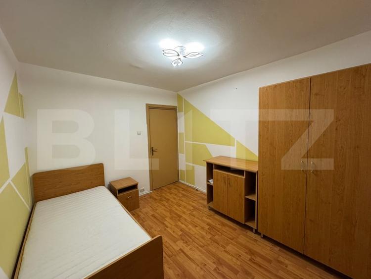 Apartament cu 3 camere decomandat, mobilat în Torontalului
