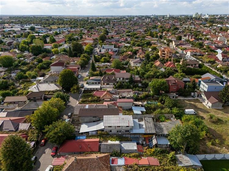 Duplex cu 8 camere cu Teren 414 Mp în Km 4