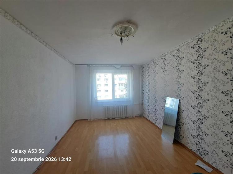 Apartament cu 3 camere decomandat în Basarabia