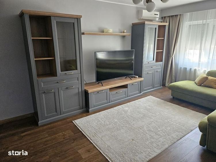 Apartament cu 3 camere decomandat în Steaua