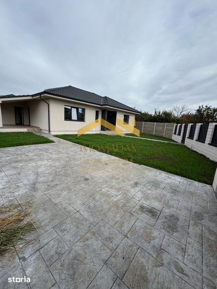 Casă cu 4 camere cu Teren 400 Mp în Sânmihaiu Român