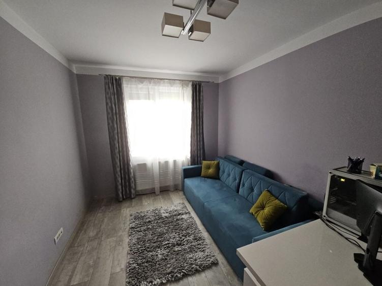 Apartament cu 3 camere decomandat în Giroc