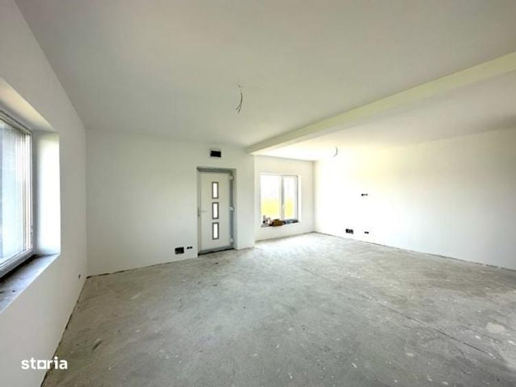 Casă cu 3 camere cu Teren 340 Mp în Crișeni