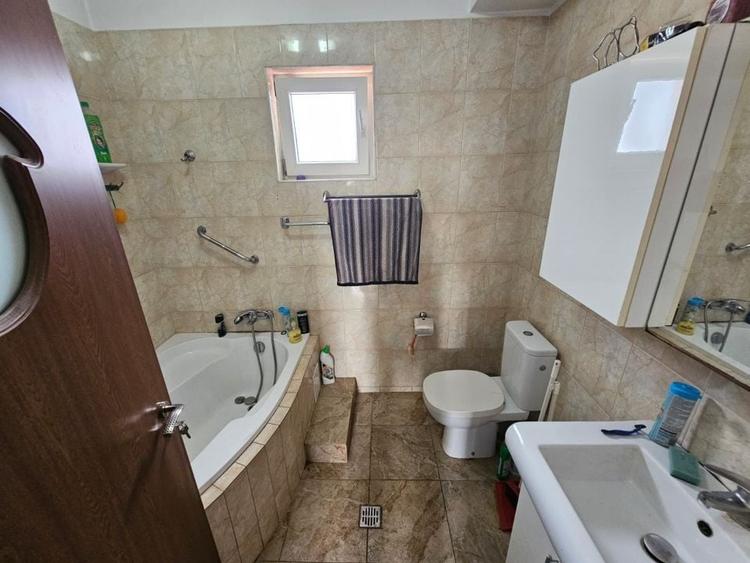 Duplex cu 4 camere cu Canalizare în Chiajna