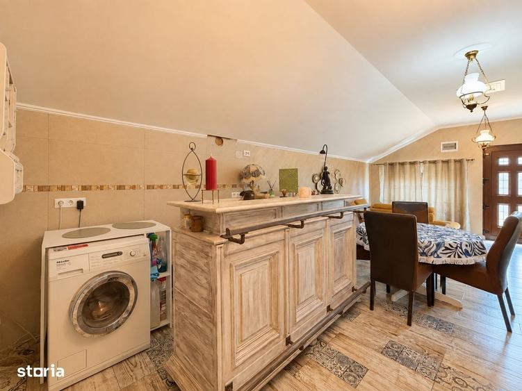 Casă cu 4 camere în Central