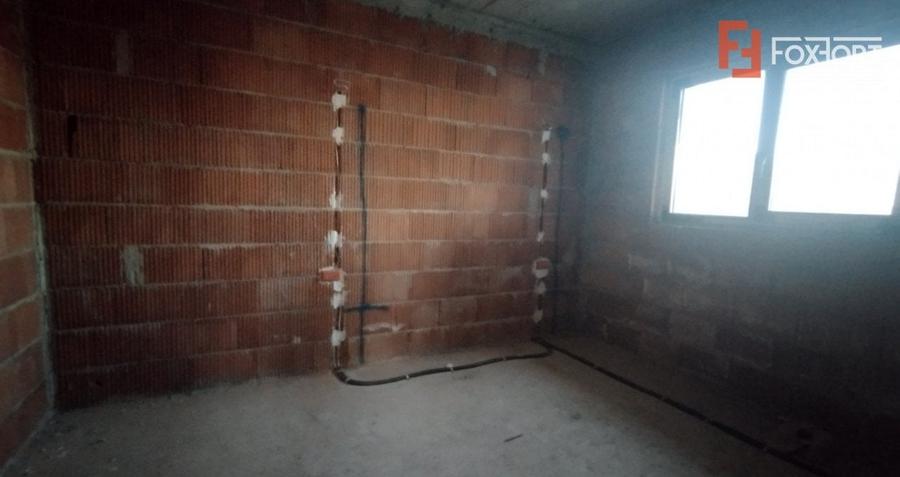Duplex cu 5 camere cu Canalizare în Becicherecu Mic