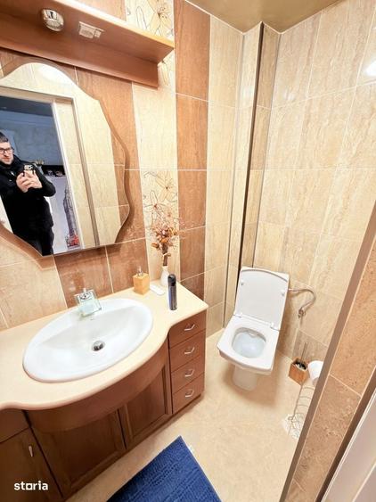 Casă cu 4 camere cu Teren 1035 Mp în Curtești