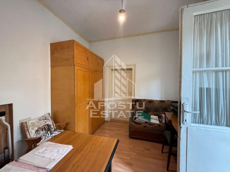 Casă individuală cu 8 camere cu Piscina în Iosefin