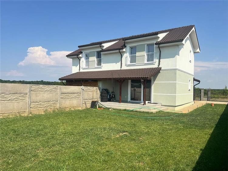 Duplex cu 3 camere cu Canalizare în Moșnița Nouă
