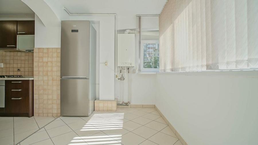 Apartament cu 3 camere decomandat în Drumul Carului