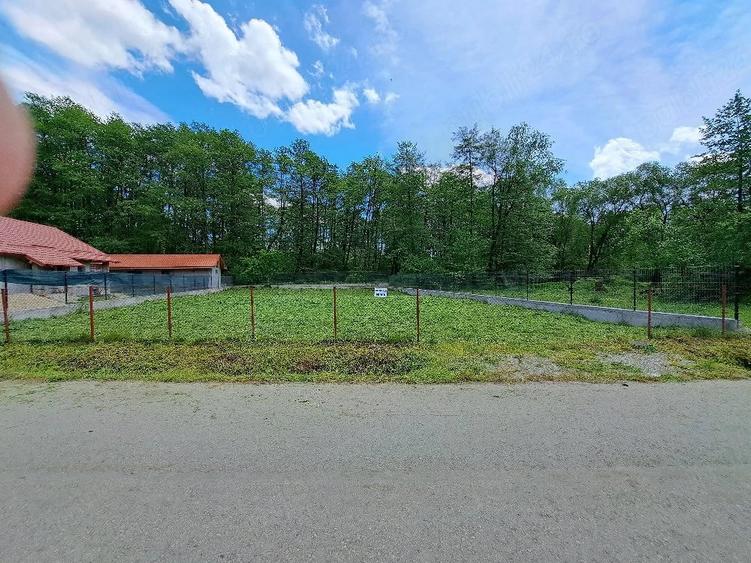 Teren de 700 mp, în Polovragi