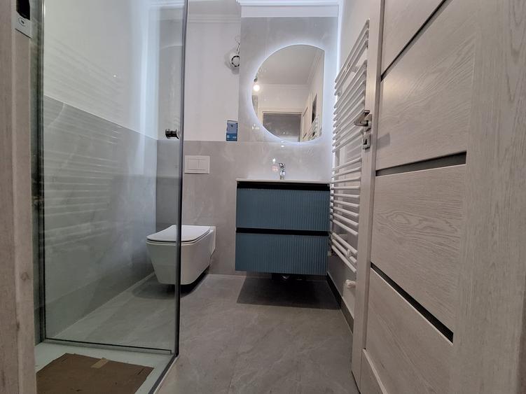 Apartament cu 3 camere decomandat în Dâmbovița