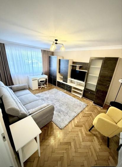 Garsonieră decomandată în Complex Studențesc