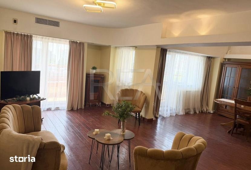Apartament cu 4 camere decomandat în Centrul Civic