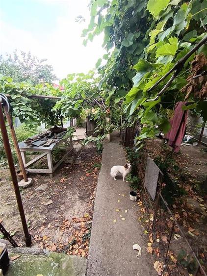 Casă individuală cu 3 camere cu Canalizare în Central