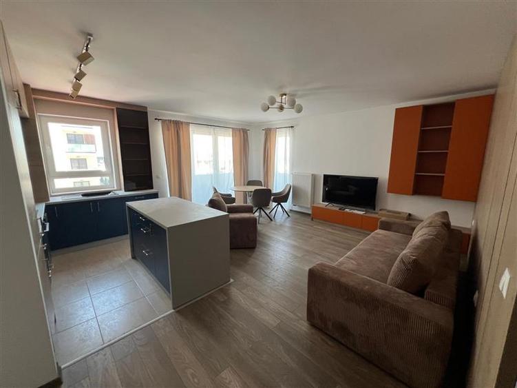 Apartament cu 3 camere decomandat în Libertății