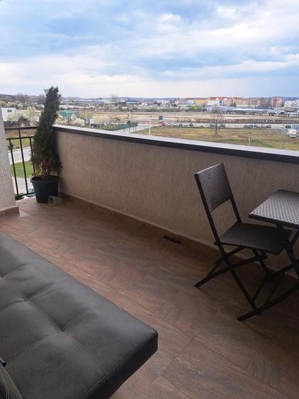 Apartament cu 2 camere decomandat în Lazaret