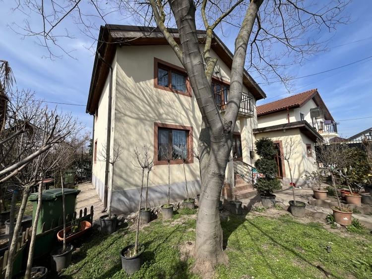 Casă individuală cu 5 camere cu Canalizare în Valu lui Traian
