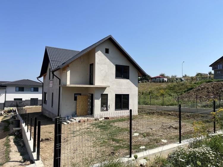 Casă cu 4 camere în Central