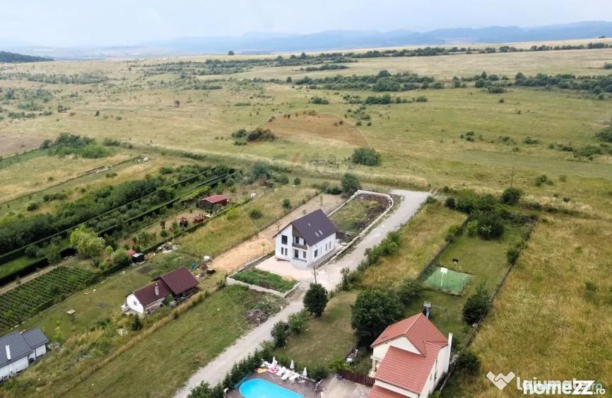 Casă cu 5 camere cu Teren 900 Mp în Sălicea