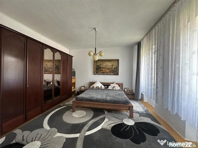 Casă cu 4 camere cu Teren 1000 Mp în Central