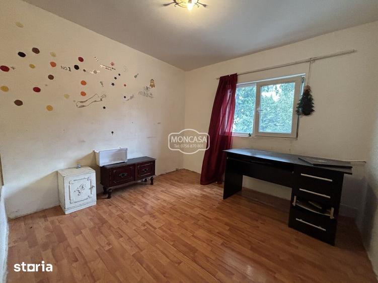 Apartament cu 4 camere decomandat în Central