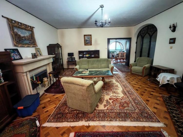 Apartament cu 3 camere semidecomandat în Grădina Icoanei