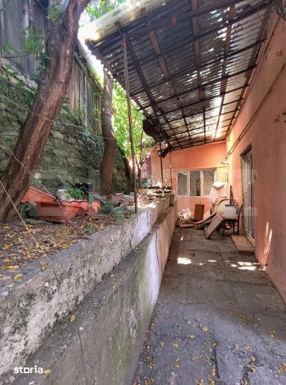 Casă cu 3 camere cu Teren 100 Mp în Central
