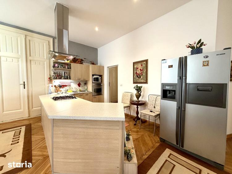 Apartament cu 4 camere în Central
