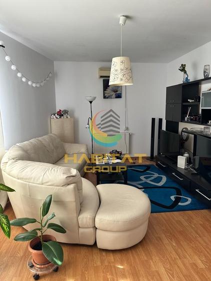 Apartament cu 3 camere semidecomandat, mobilat în Central