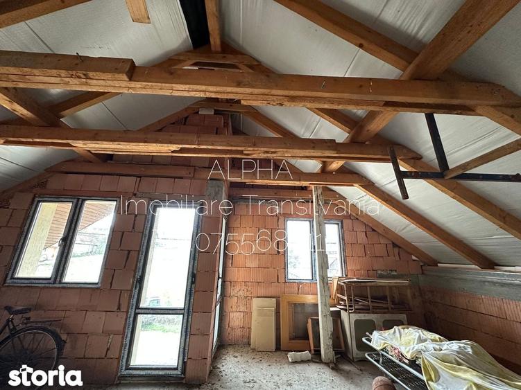 Casă cu 5 camere cu Teren 3200 Mp în Central