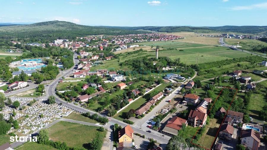 Casă cu 5 camere cu Teren 2898 Mp în Sânmartin