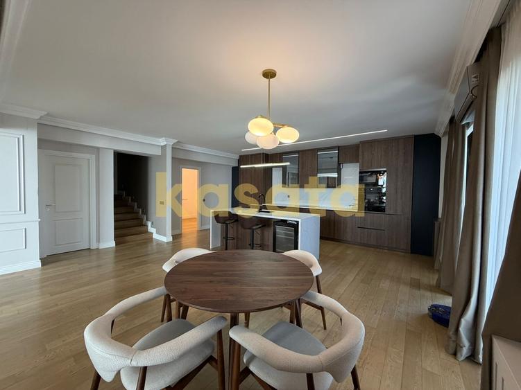 Apartament cu 5 camere semidecomandat, mobilat în Nord