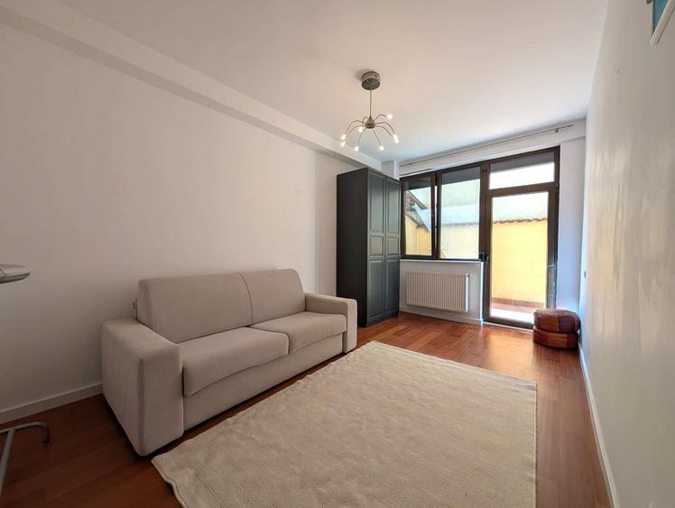 Apartament cu 3 camere decomandat, mobilat în Jiului
