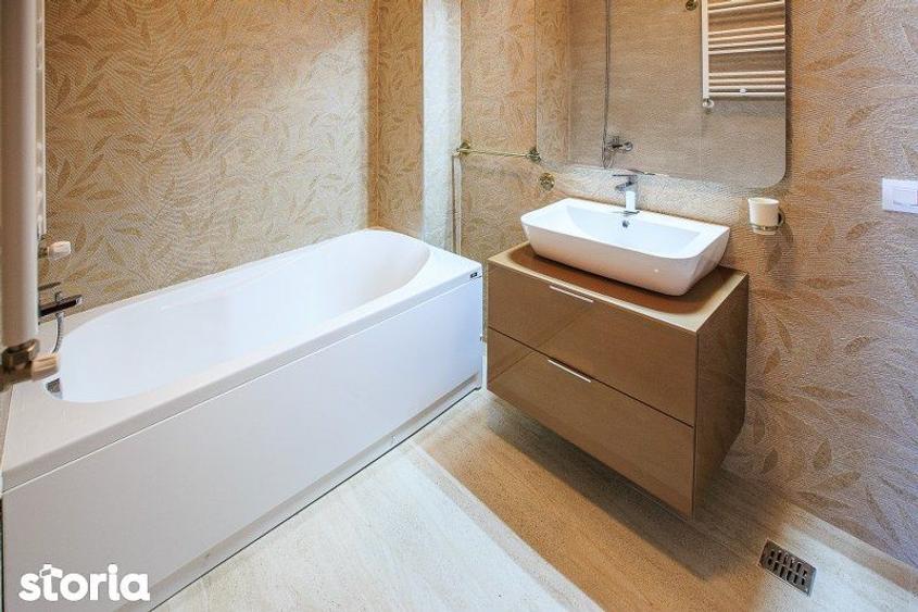 Apartament cu 3 camere decomandat, mobilat în Nordului