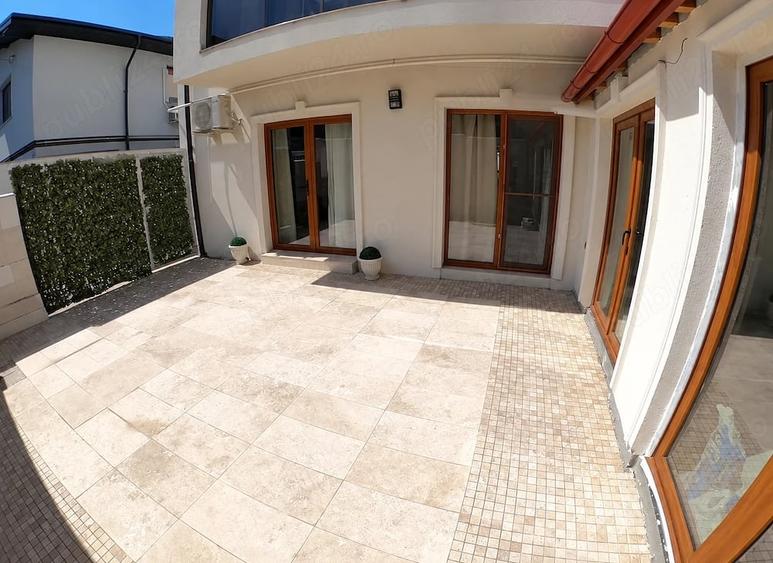 Apartament cu 3 camere semidecomandat în Crângași